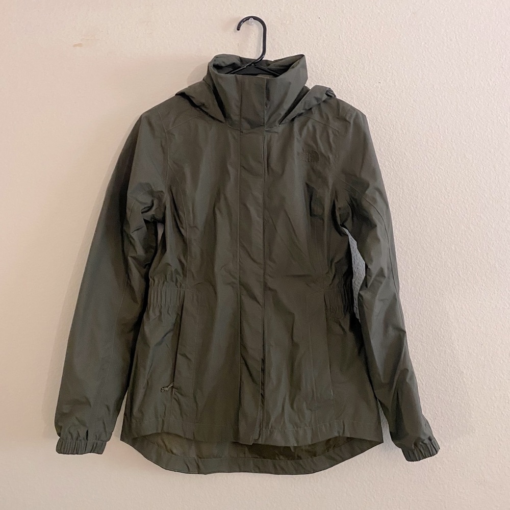 LIKE NEW North Face Resolve Parka II - Waterproof